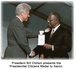 Hank Aaron and Bill Clinton